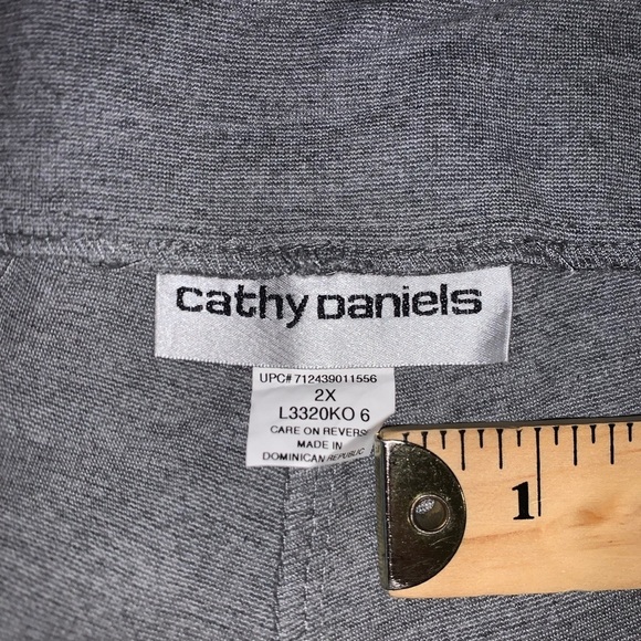 Cathy Daniels 2X pull on pants gray ankle crop soft stretchy plus size 20W 18W - Picture 3 of 6
